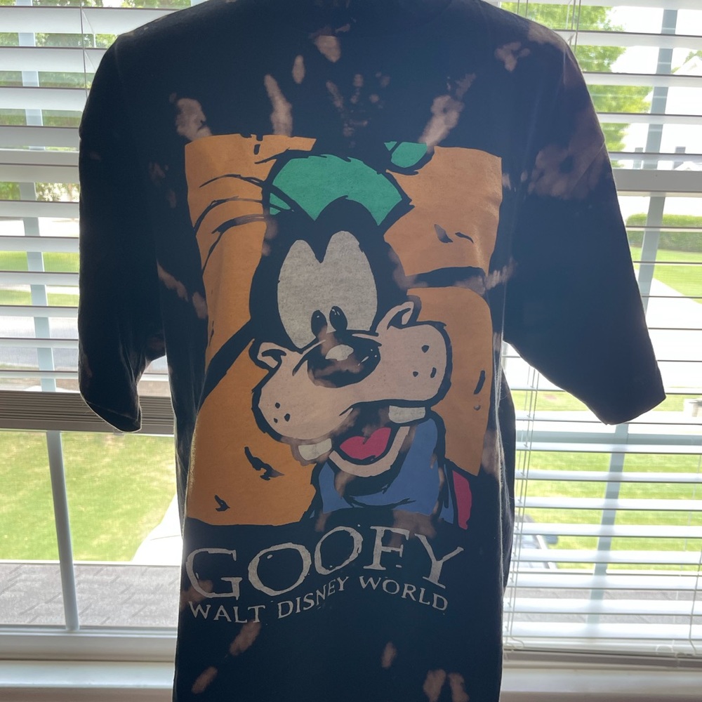“goofy” walt disney world shirt
